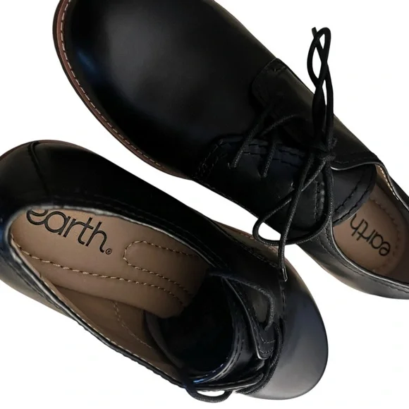 NWOT Earth Women's Eane lace-up Derby 6.5 M - Picture 4 of 9